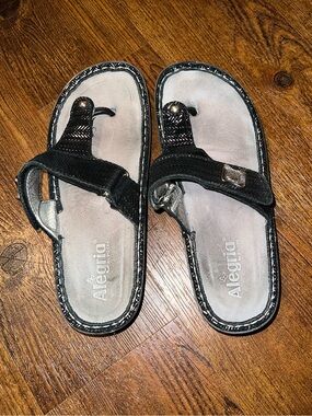Alegria Carina Black Leather Wedge Thong Strap Sandals Size 8.5